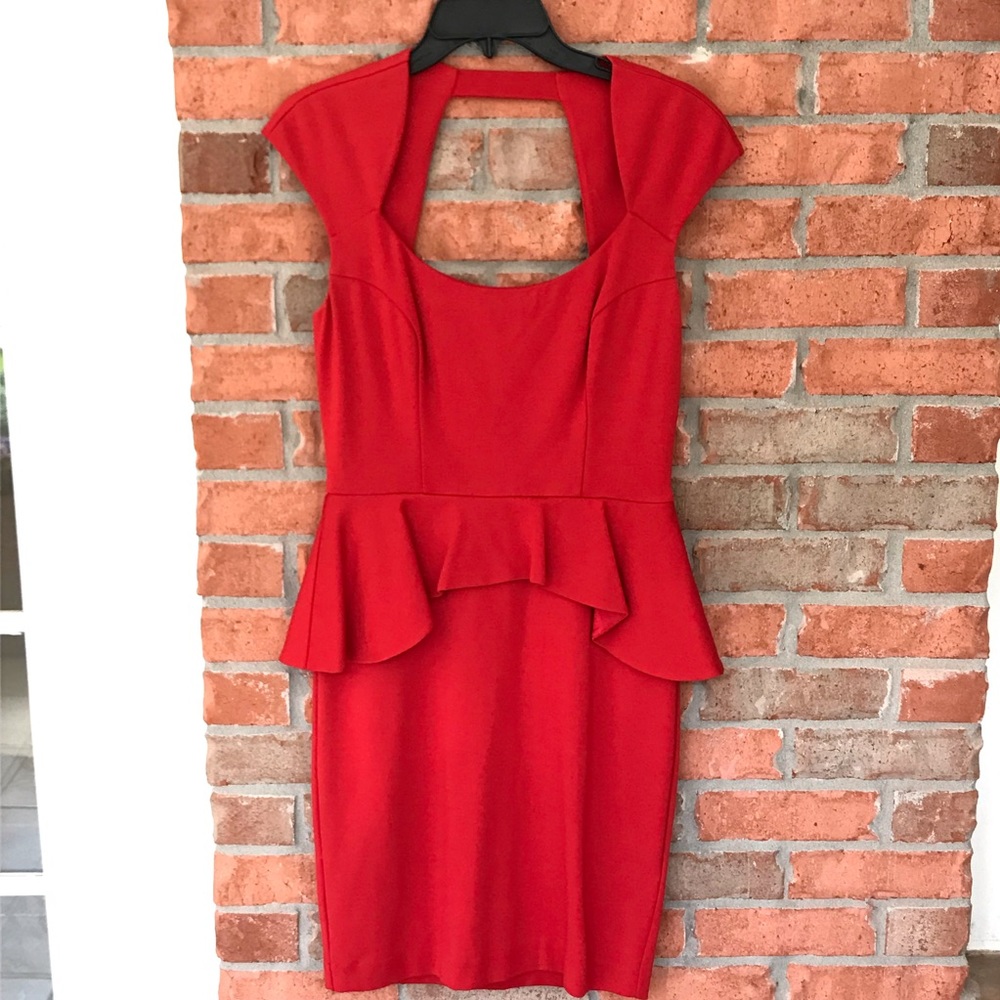 Bebe keyhole back peplum dress
